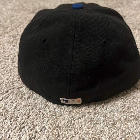 NY Mats 7-1/4 two tone used - Picture 4 of 6